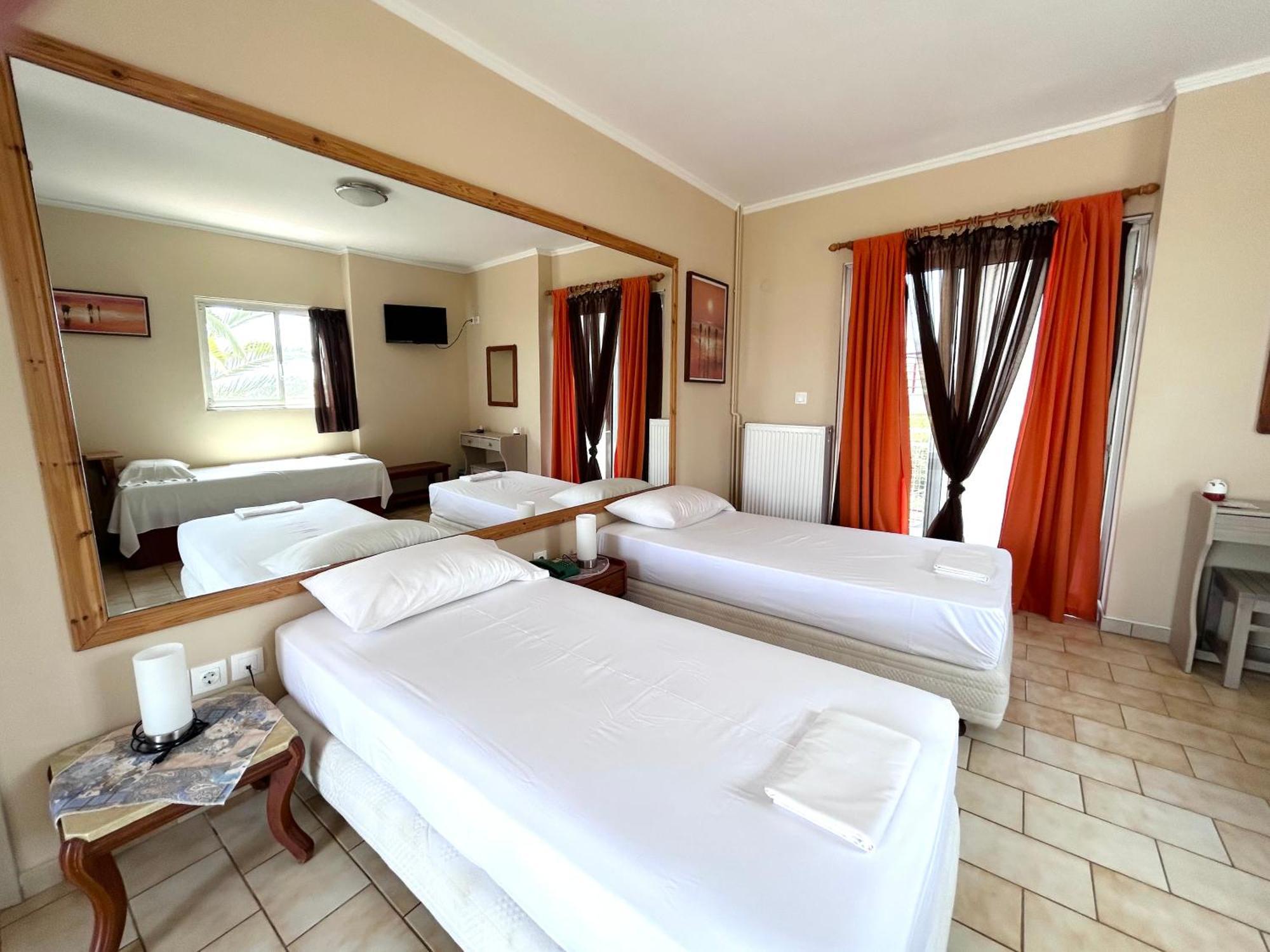 Bay Holiday Hotel & Spa Karavomilos  Exterior photo