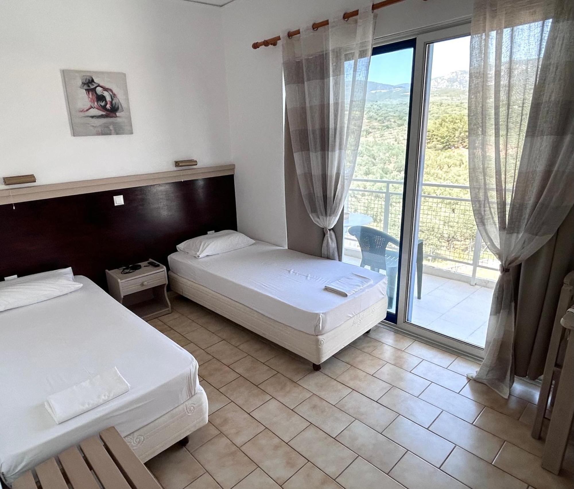 Bay Holiday Hotel & Spa Karavomilos  Exterior photo