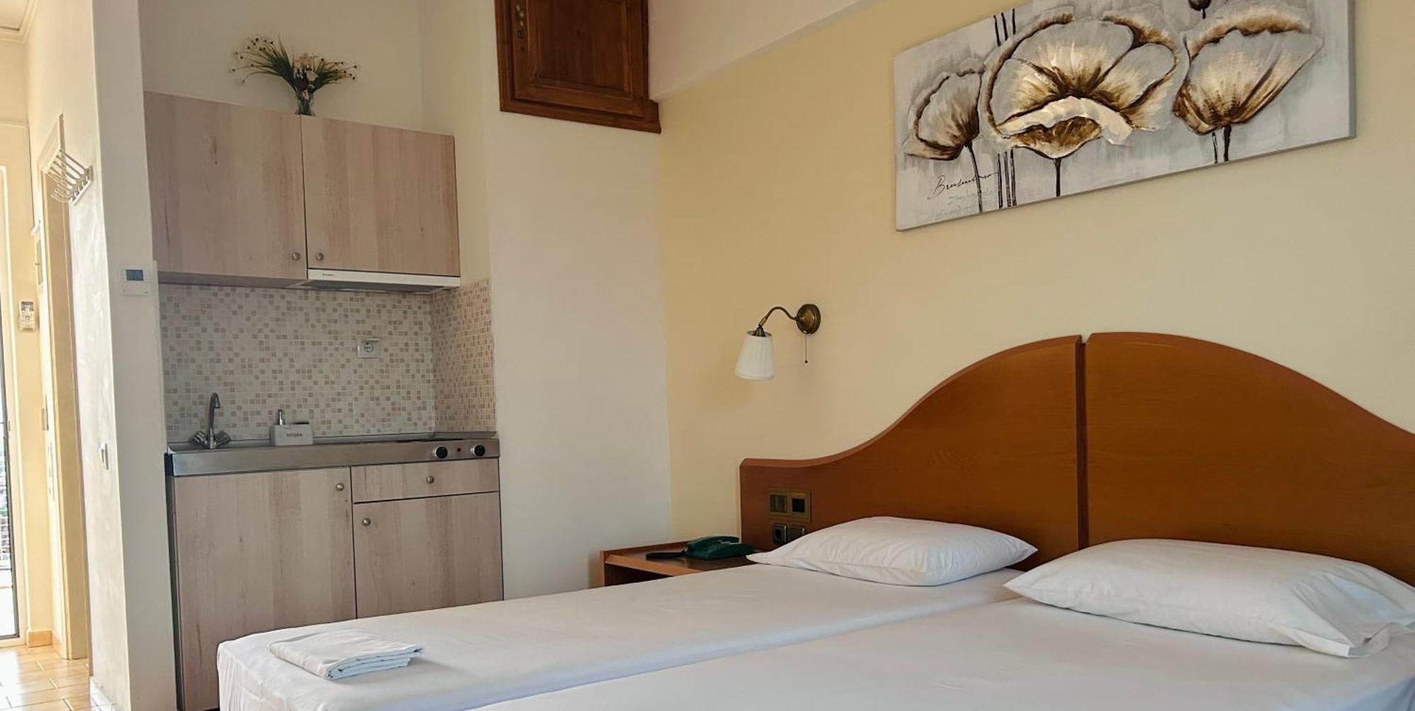 Bay Holiday Hotel & Spa Karavomilos  Exterior photo